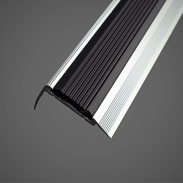 1082-5_sp-42x23-v-2 42×23 mm | Schodová hrana dva krát vŕtaná s PVC vložkou