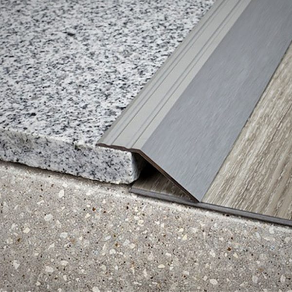 860-5_up-52x24x22-s-2 52x24x22 mm | Ukončovací profil samolepiaci